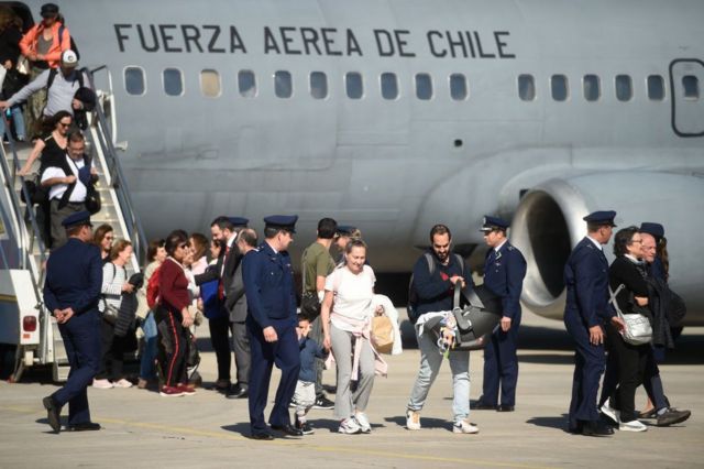 в Сантьяго приземлился военно-транспортный самолет с выехавшими из Израиля гражданами Чили