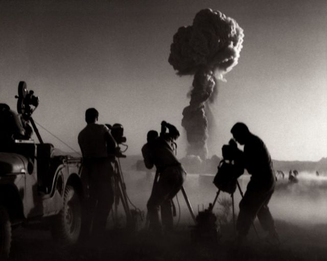 Испытание атомной бомбы в Неваде в 1957 году