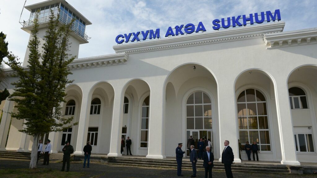 suxumskii aeroport новости Абхазия. Грузия, Аэропорт Сухуми, вынужденные переселенцы, выселение