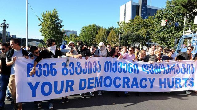 Студенты протестуют против пыток в тюрьмах. Сентябрь 2012 год