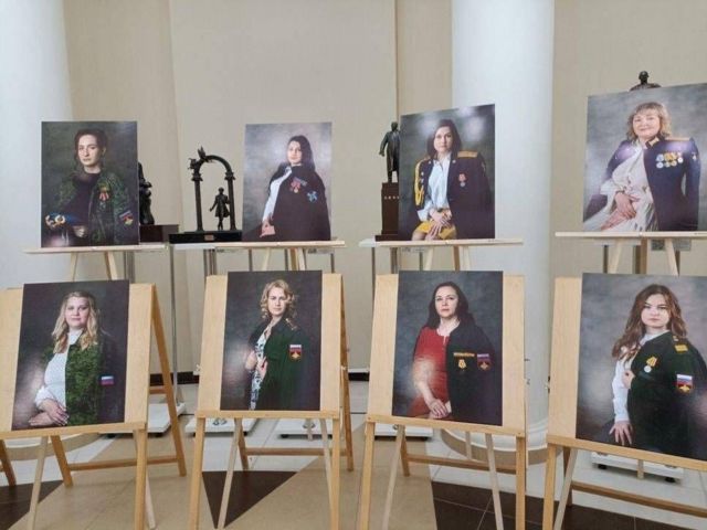 Выставка «Жены героев», организованная правительством Мордовии
