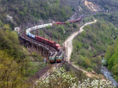 jeleznaia doroga vagoni SOVA-блог «Грузинская железная дорога», Грузия-Россия, железная дорога, НПО, тендер