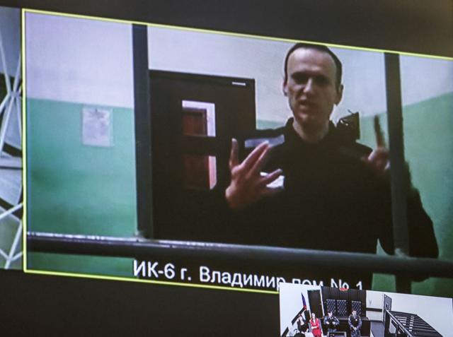 Навальный в суде по видеосвязи