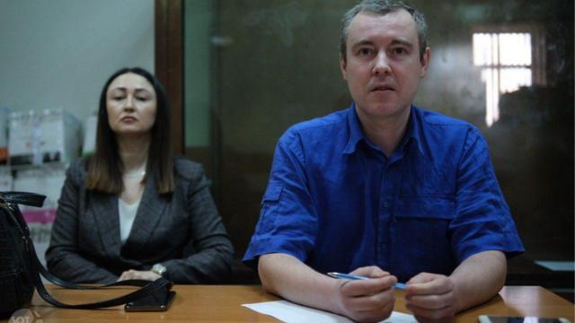 Юрий Коховец с адвокатом в суде