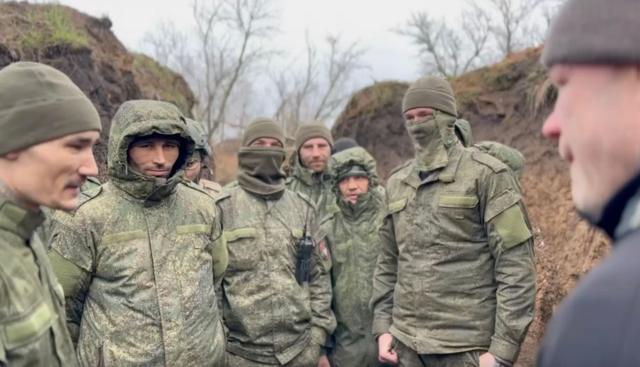 Российские заключенные отрядов «Шторм» перед отправкой на фронт
