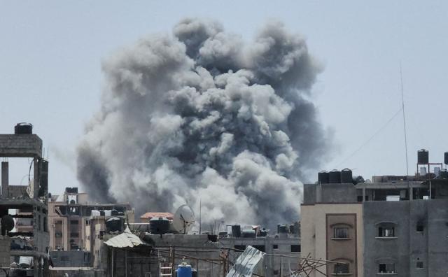Последствия удара израильских военных в городе Джабалия на севере сектора Газа